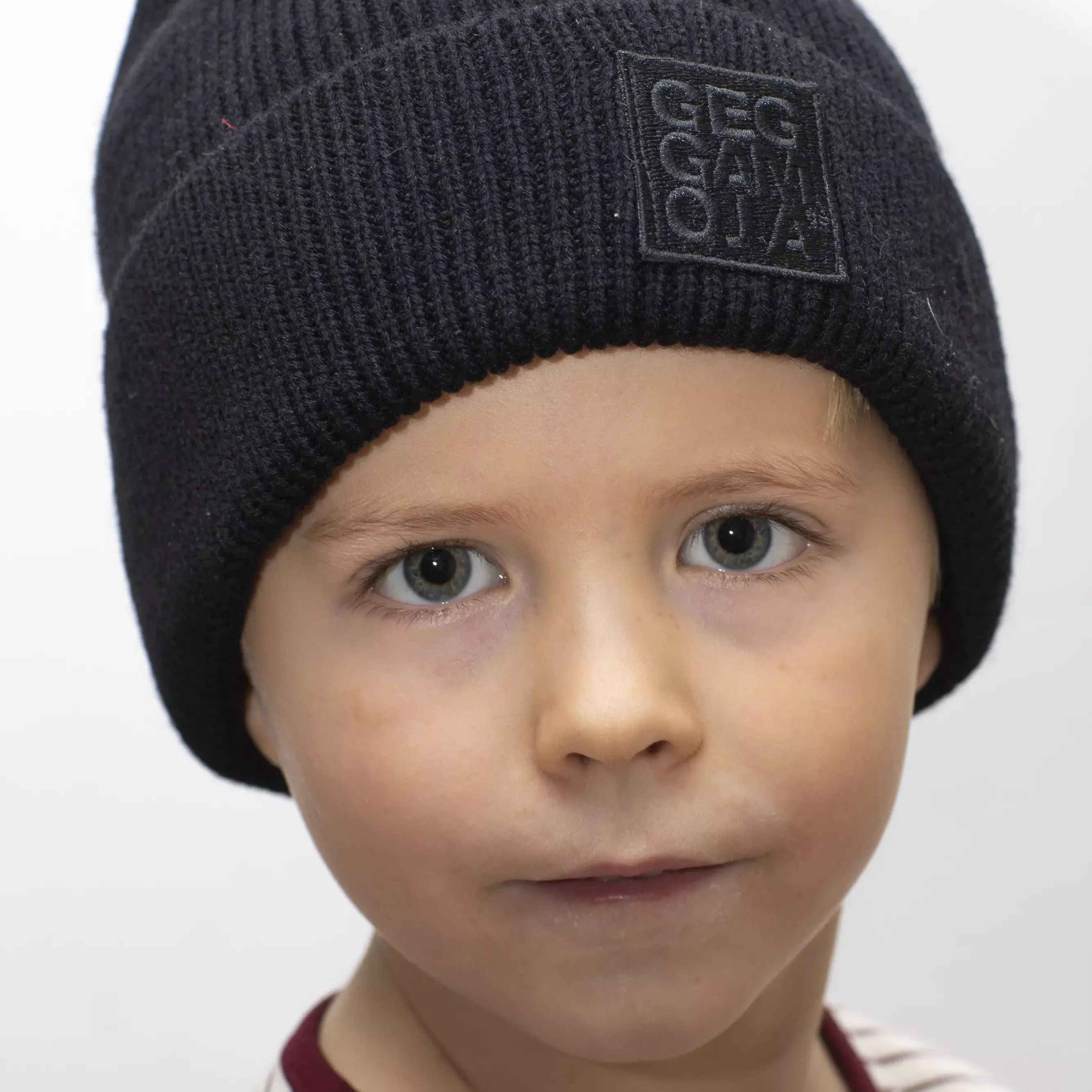 Stickad mössa Svart - Image 4