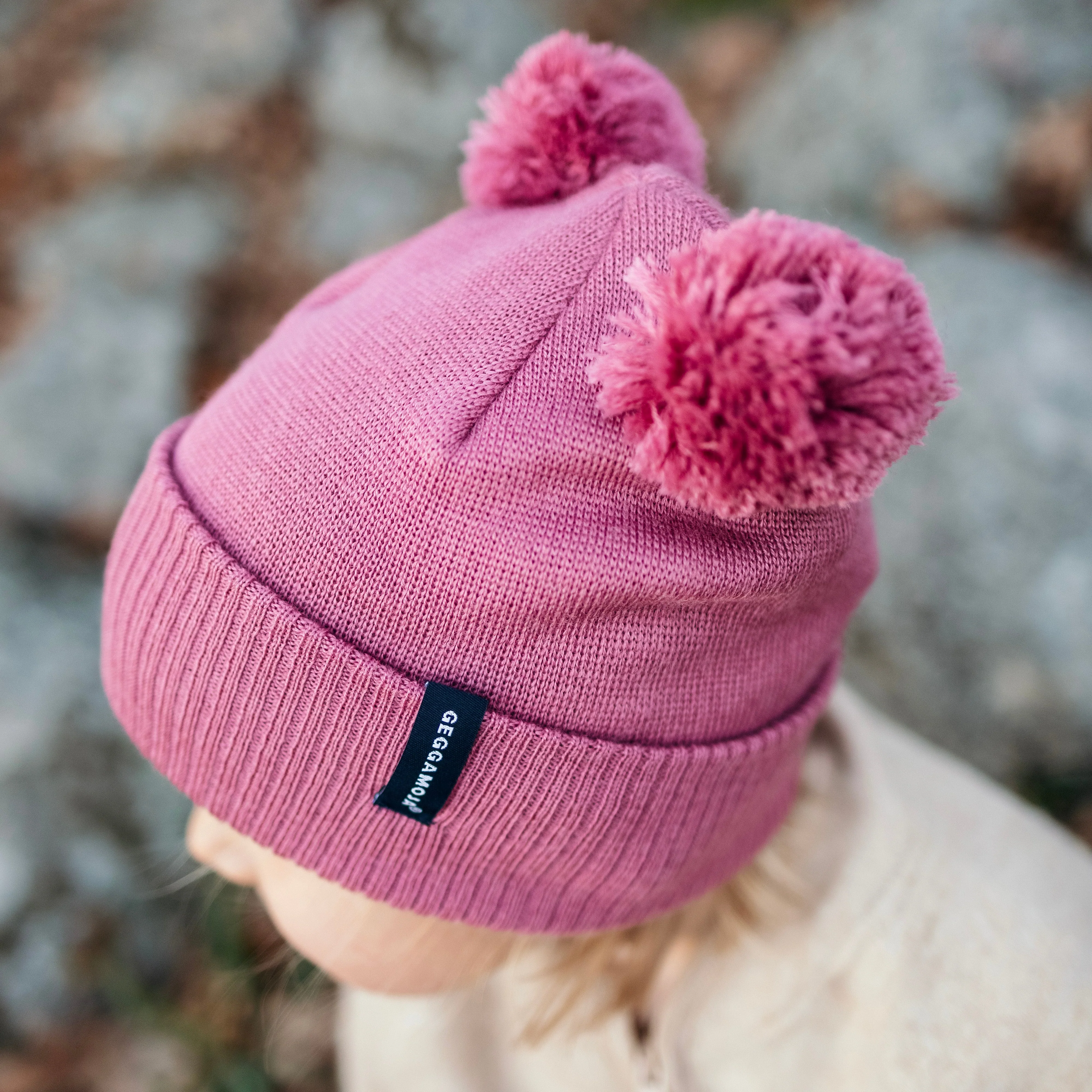 Stickad Mössa Tofsar Rosa - Image 2