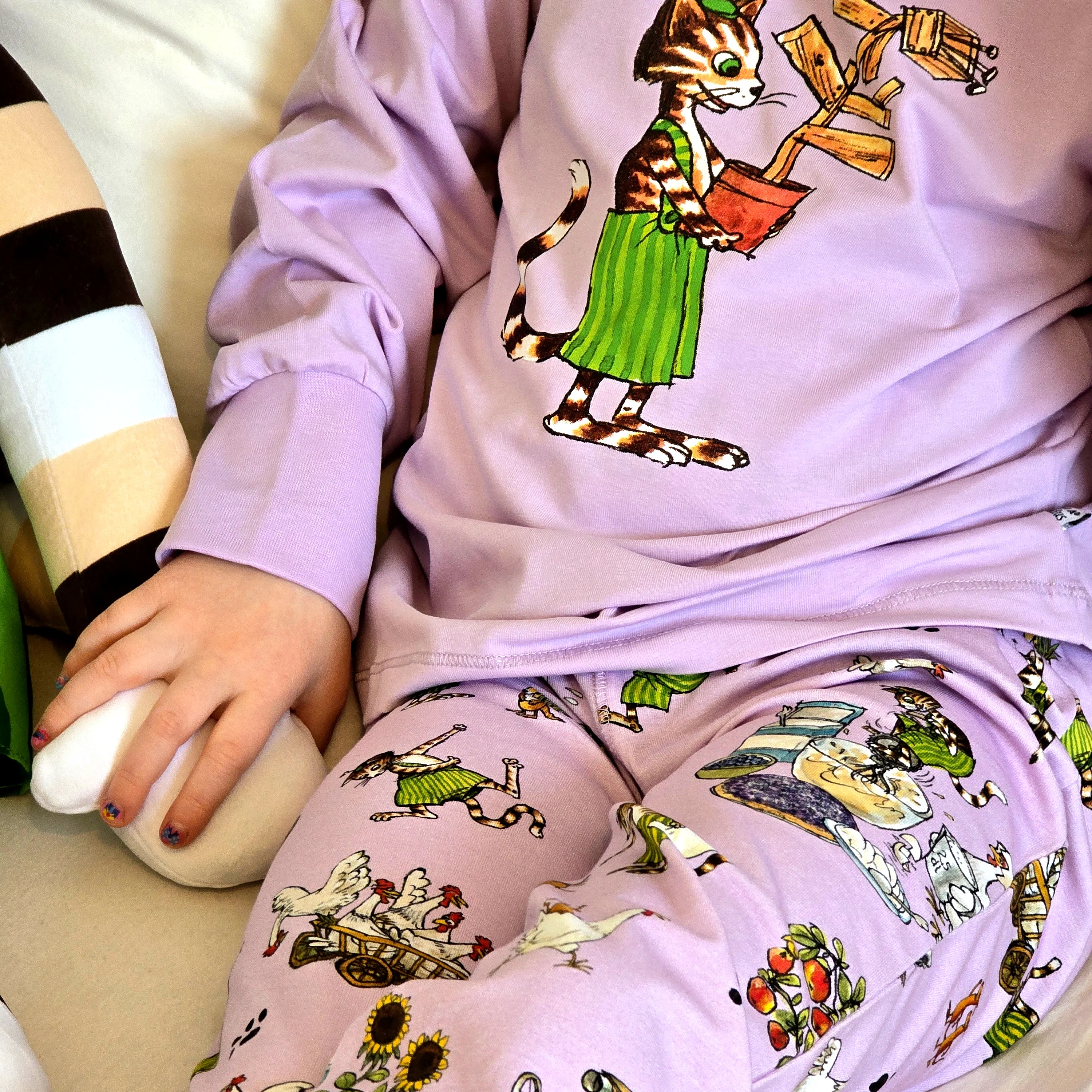 Tvådelad pyjamas Pettson och Findus Lila - Image 4