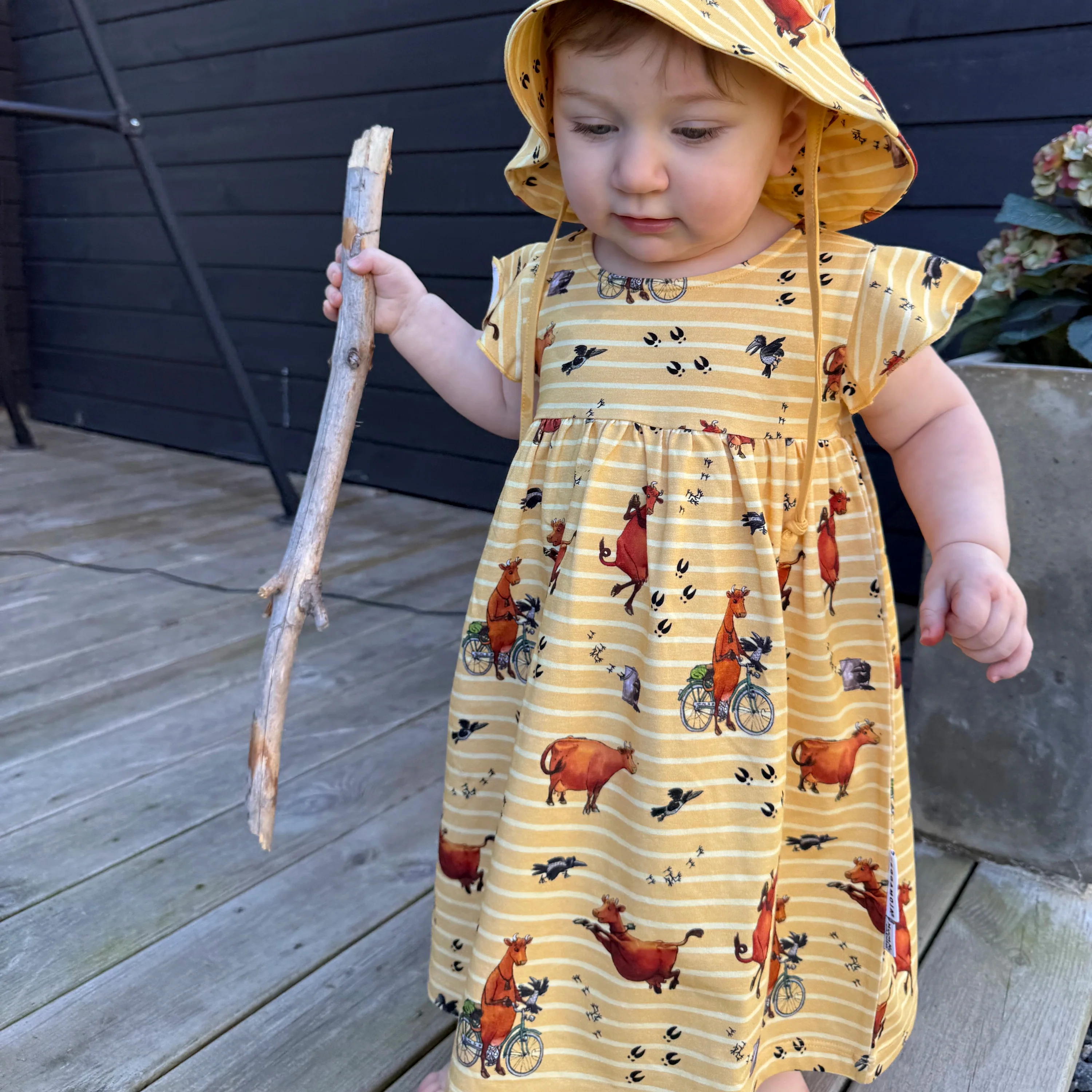 Volangklänning Mamma Mu och Kråkan Gul/Vit - Image 4